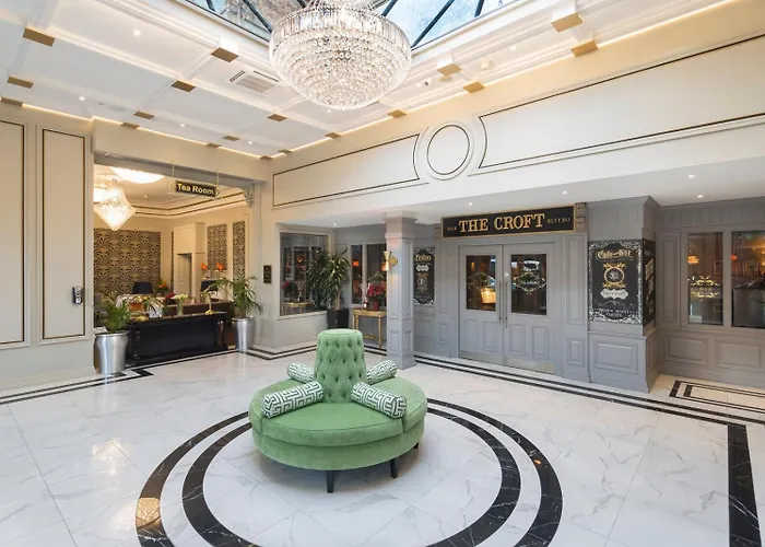 Bonnington & Leisure Centre Hotel 4*