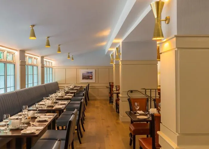 Hotel Bonnington & Leisure Centre