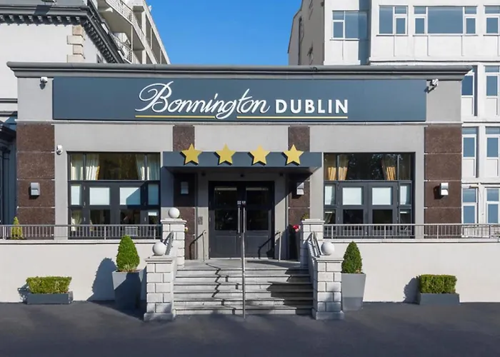 Hotel Bonnington & Leisure Centre 4*