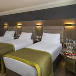 Bonnington & Leisure Centre 4*