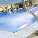 Bonnington & Leisure Centre