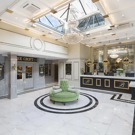 Bonnington & Leisure Centre Hotel 4*