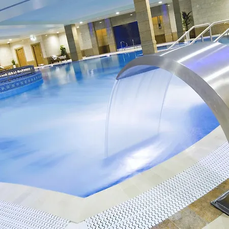 Bonnington & Leisure Centre