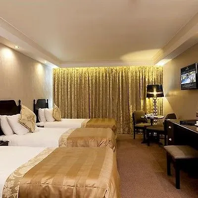 Bonnington & Leisure Centre 4*