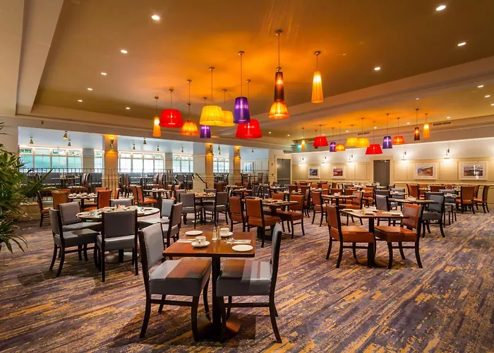 Hotel Bonnington & Leisure Centre 4*