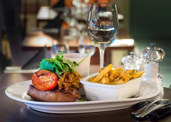 Hotel Bonnington & Leisure Centre