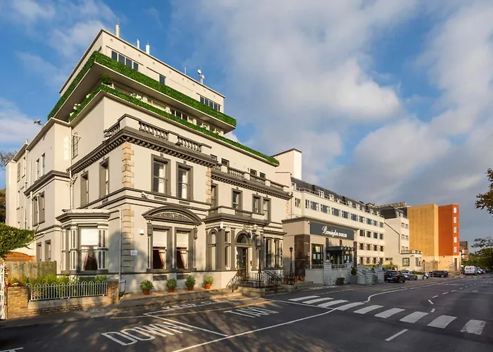 Hotell Bonnington & Leisure Centre 4*