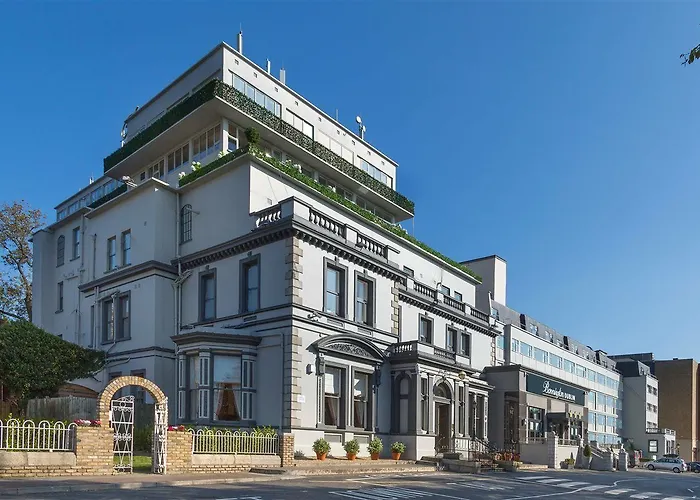 伯宁顿休闲中心酒店