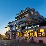 Bonnington & Leisure Centre Hotel 4*