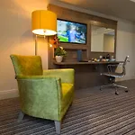 Bonnington & Leisure Centre Hotel