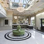 Hotel Bonnington & Leisure Centre