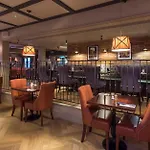 Hotel Bonnington & Leisure Centre