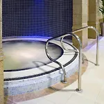 Bonnington & Leisure Centre