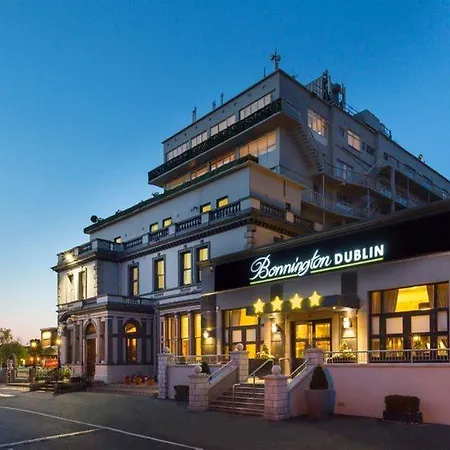 Bonnington & Leisure Centre Hotel 4*