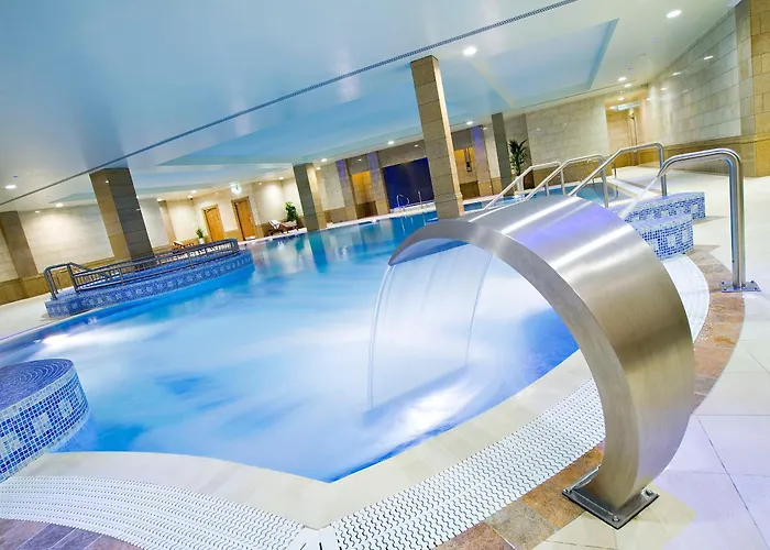 Bonnington Hotel&leisure Centre 4*